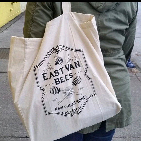 East Van Bees White Over The Shoulder Canvas Tote Bag - Picture 2 of 2